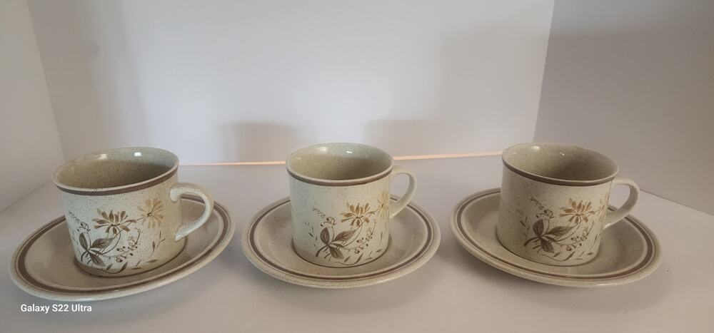 royal doulton set of 3 cup and saucer set